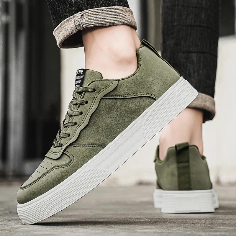 Men's Shoes Spring and Autumn New Style Green Black Red Sports Shoes Soft Sole Breathable Men's Low-Top Versatile Casual Shoes